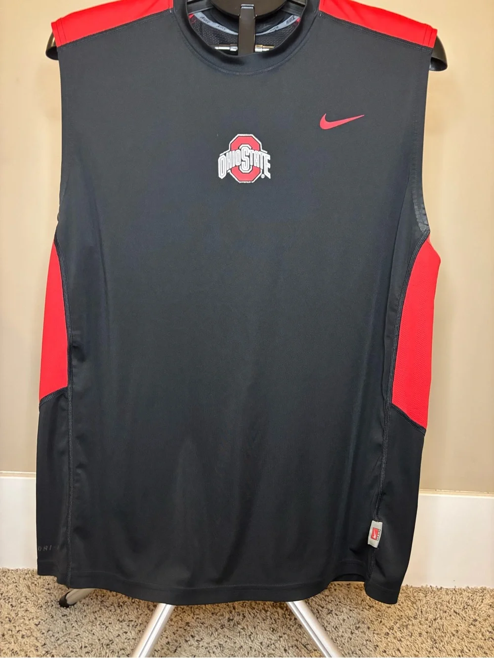 Nike Dri-FIT Ohio State Buckeyes Men’s Large Sleeveless Performance Shirt